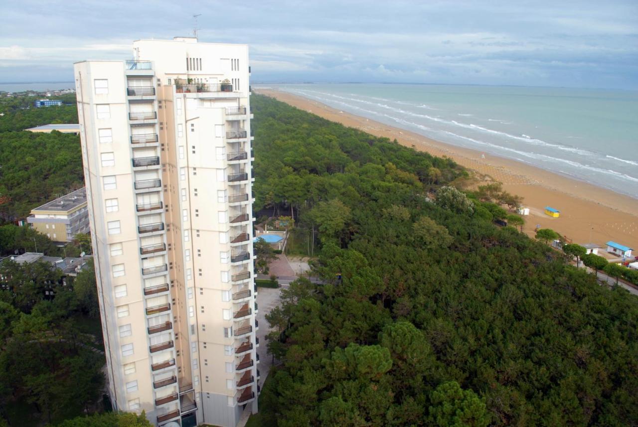 Residence Excelsior Lignano Sabbiadoro Exterior photo